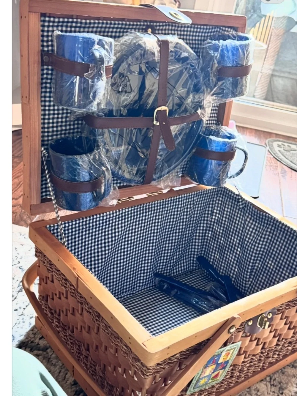 Traditional Handwoven Wicker Picnic Basket with Folding Wooden Handles